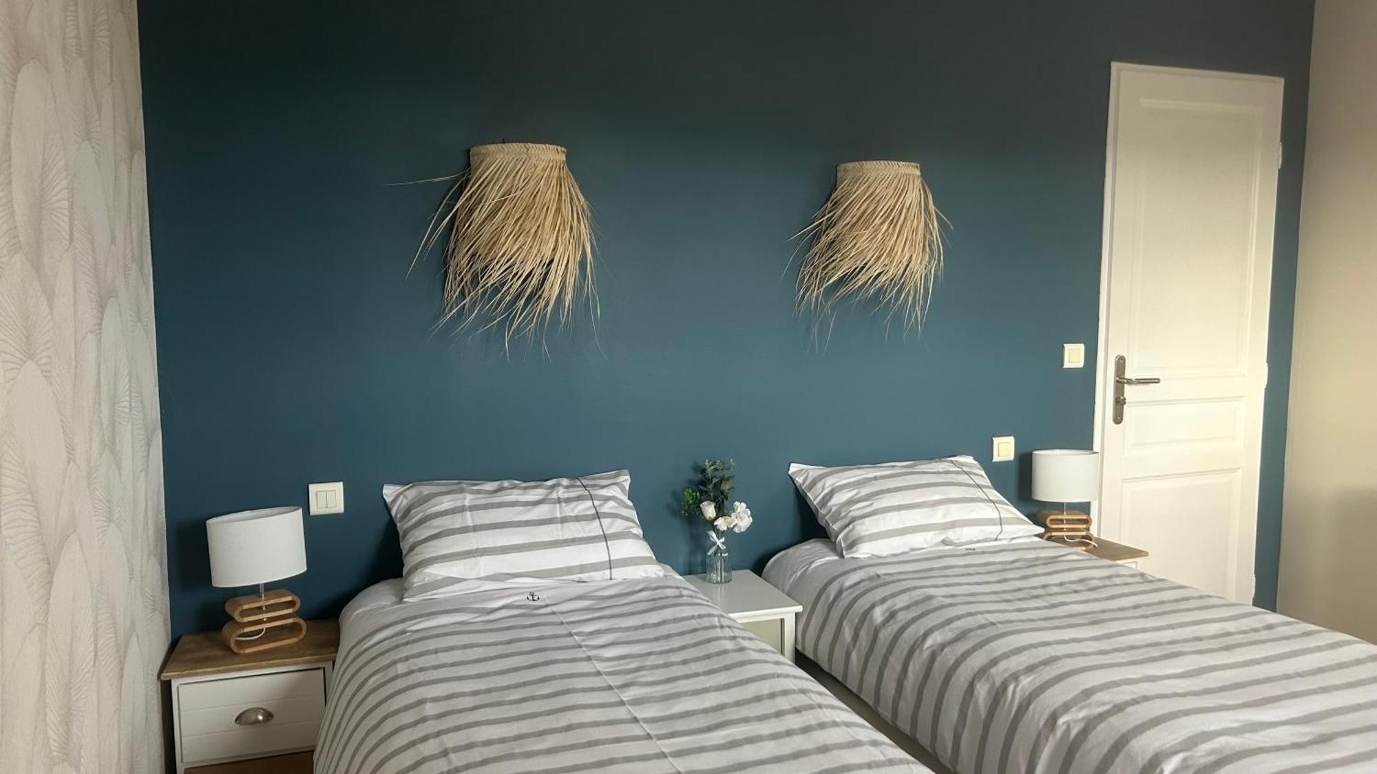 2 Hebergements - 10 Couchages - Parking, Piscine, Jacuzzi - Convivialite Roquebrune-sur-Argens Exterior foto